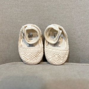 Baby gap shoes